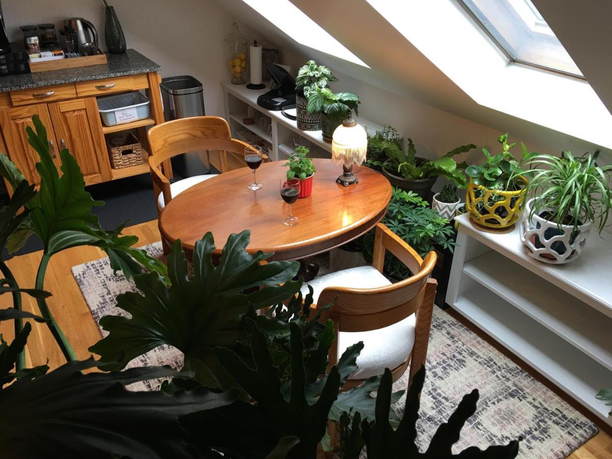 Urban Oasis In Hope Village 프로비던스 외부 사진